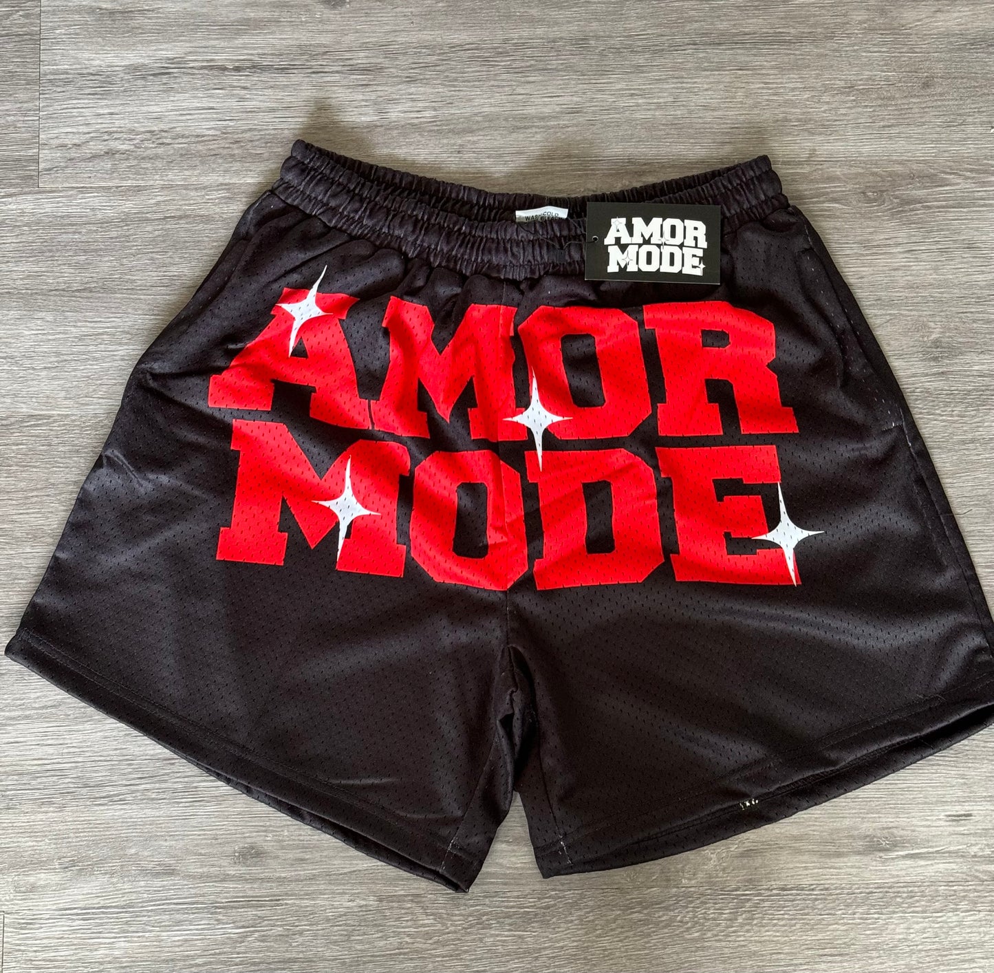 AMORMODE (BLACK/RED) SHORTS